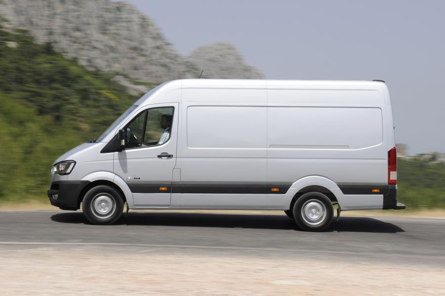  Hyundai H350 Van 2015 года  (фото 17 из 23)